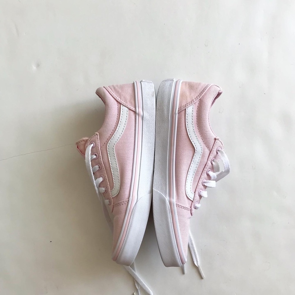 Vans pink Old Skool sneakers GUC - light stain size 3 youth